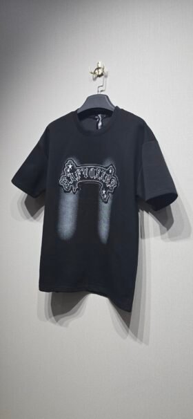 تيشرت اسود مغسول أبيض