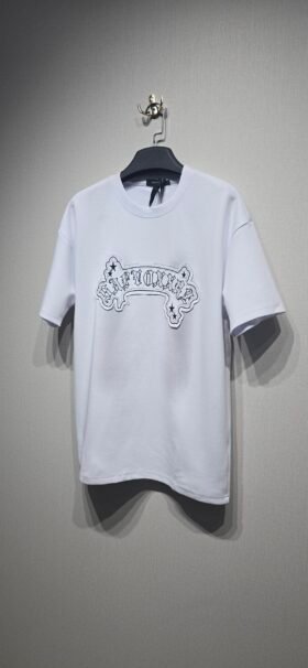 تيشرت ابيض مغسول مميز