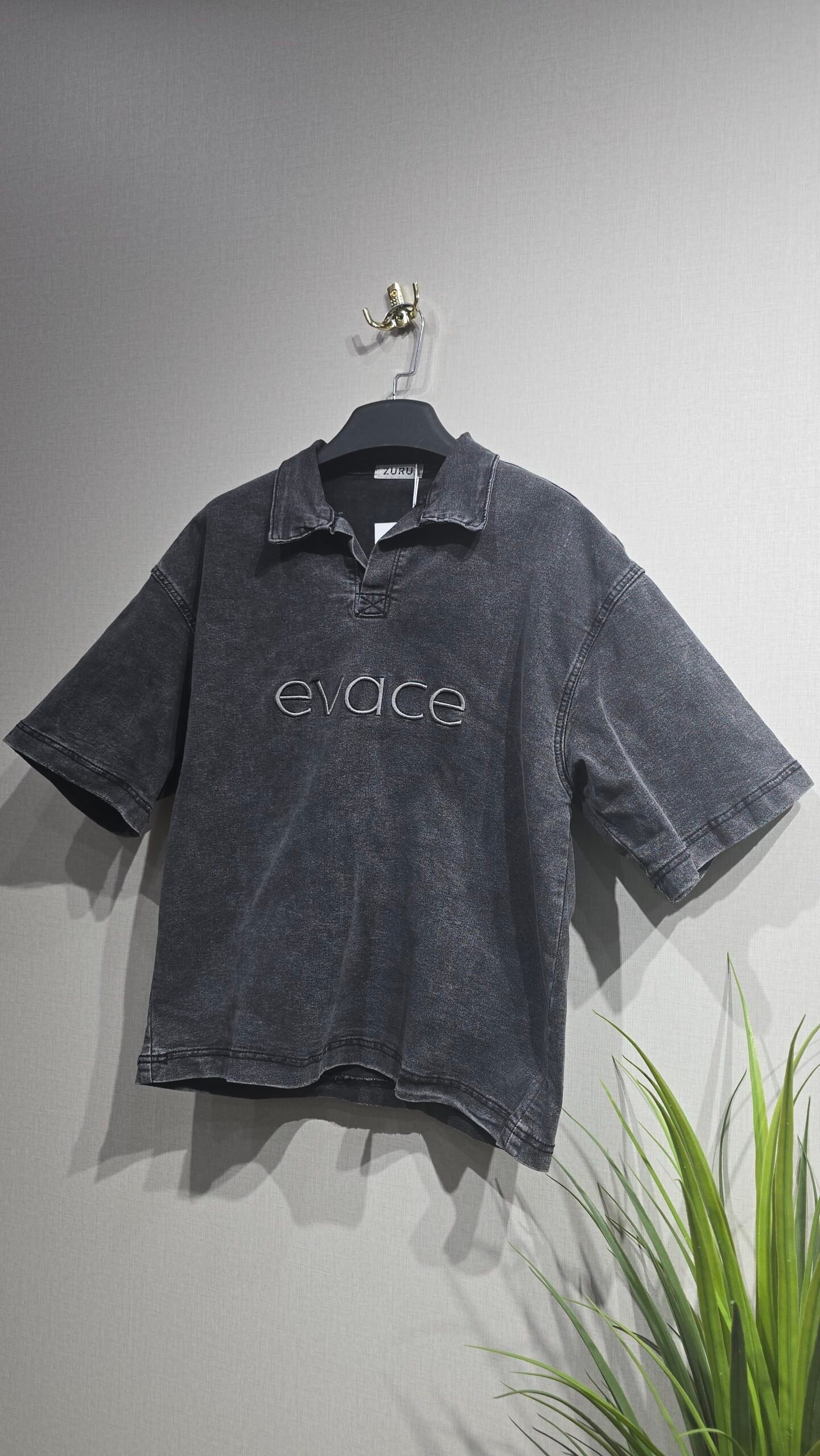 تيشرت القصة الكورية موديل حديث اسود