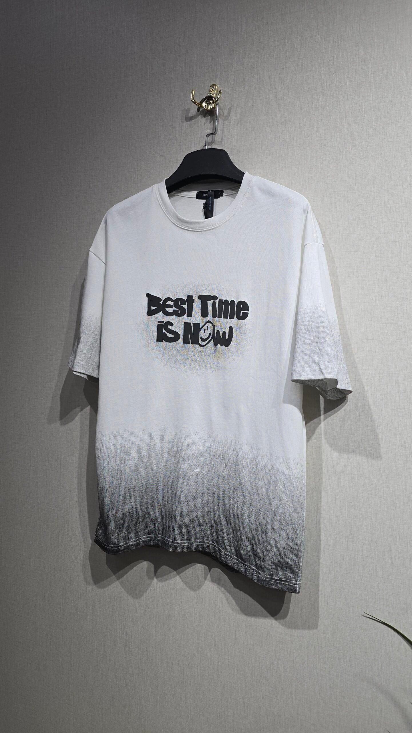 تيشرت مميز ابيض مغسول باسود 3263