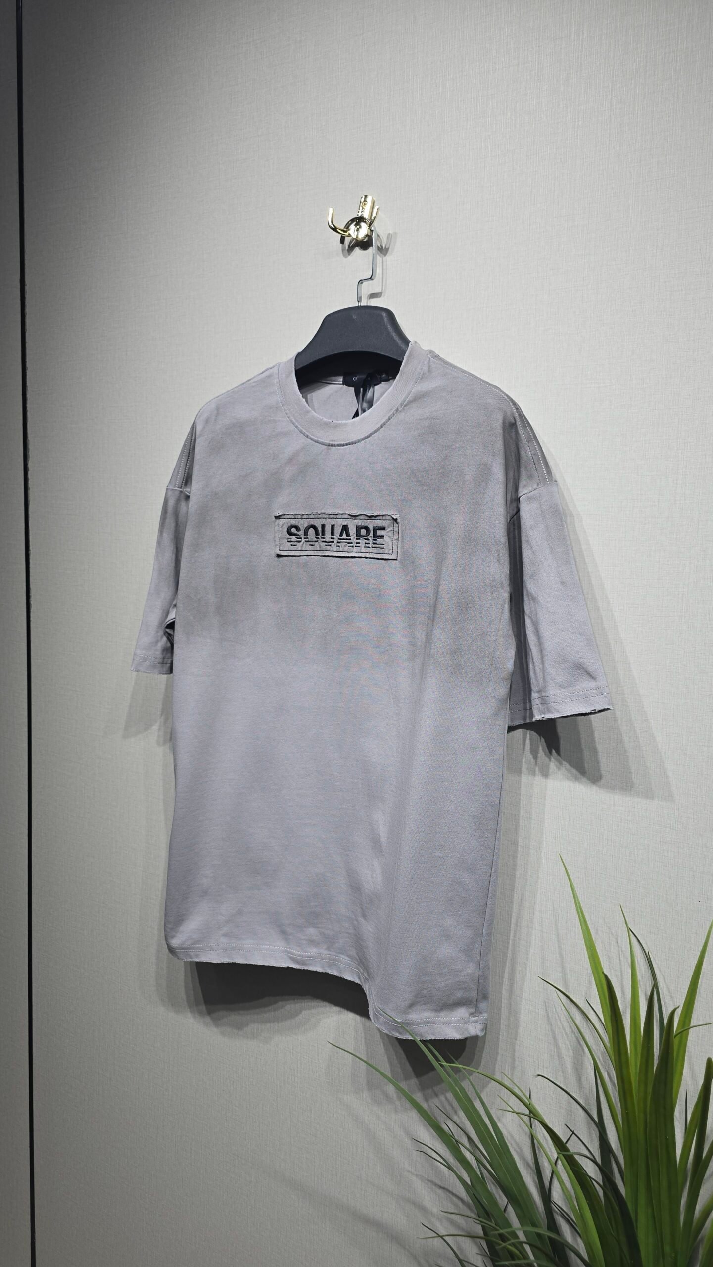 تيشرت لون رمادي فاتح موديل انيق