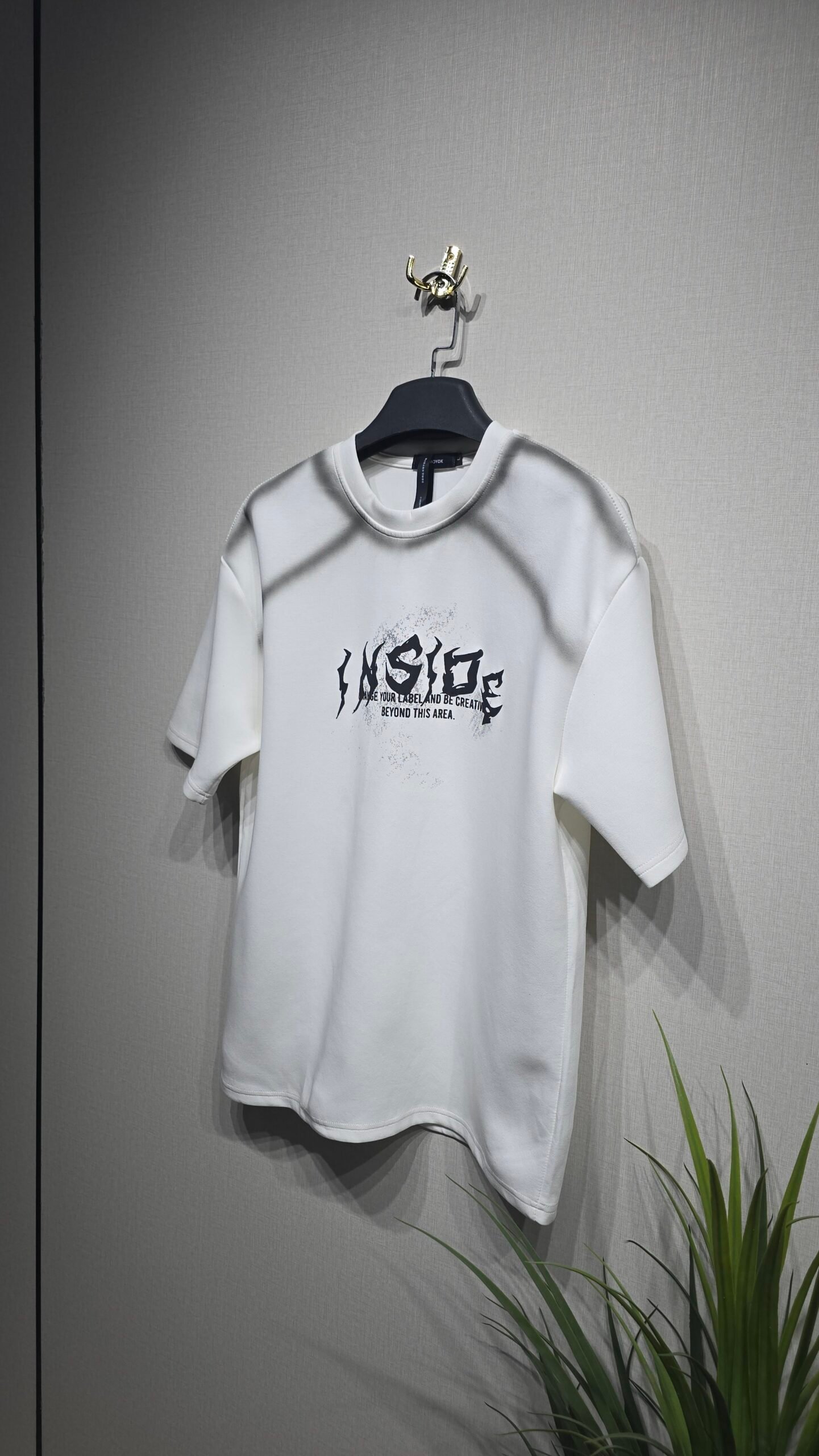 تيشرت لون ابيض