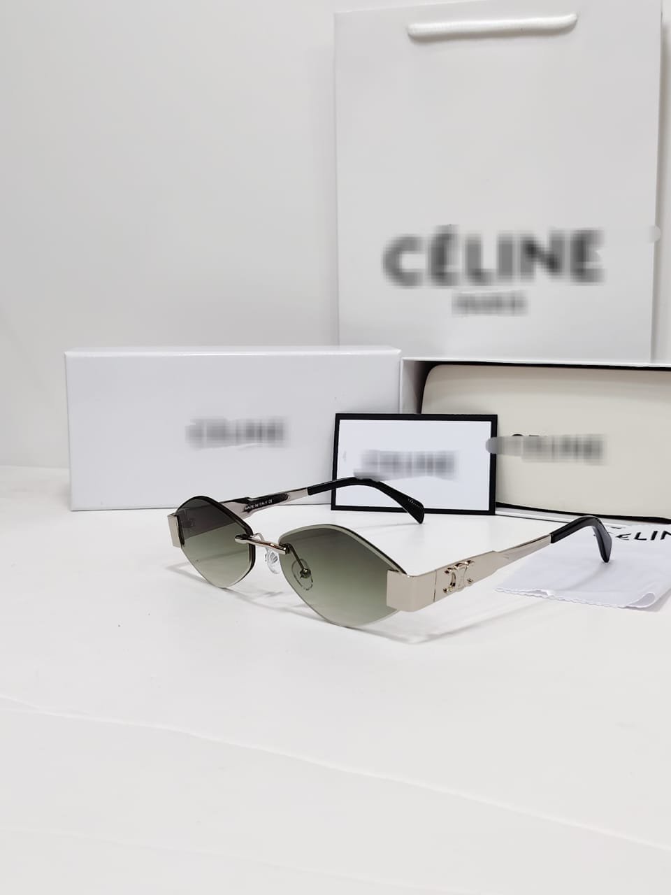 نظارة مميزة ماستر مع الملحقات