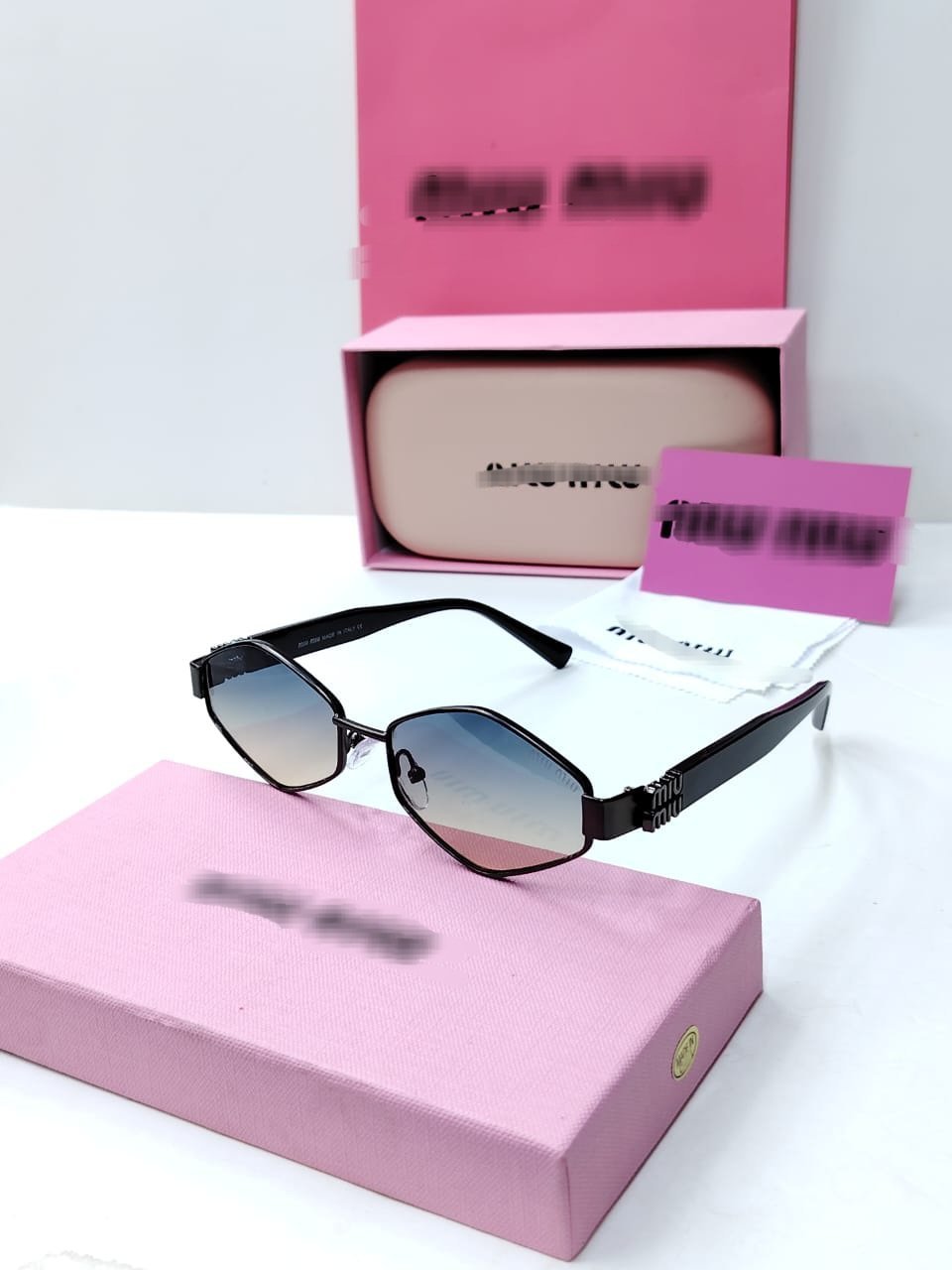 نظارة مميزة ماستر مع الملحقات