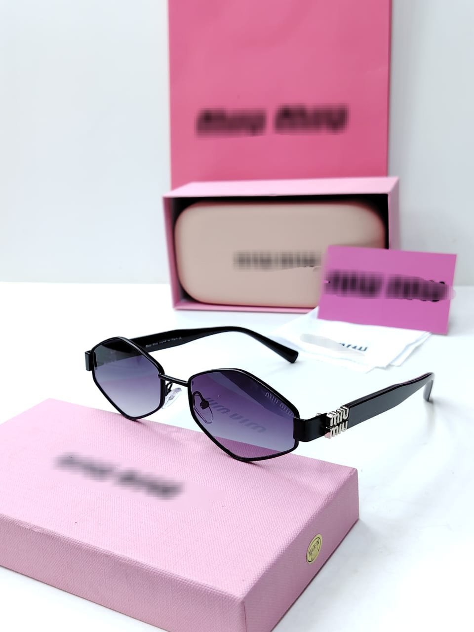 نظارة مميزة ماستر مع الملحقات