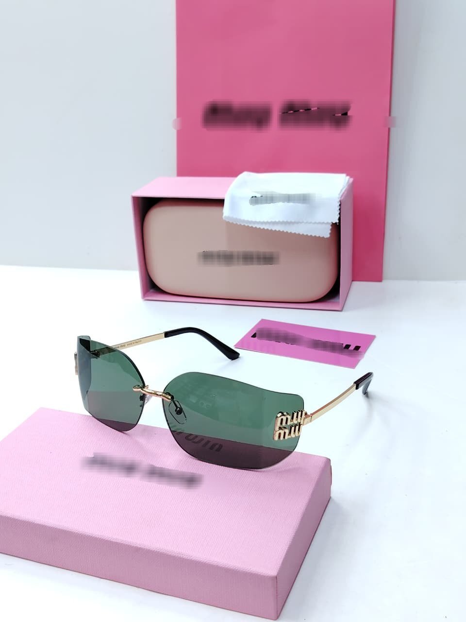 نظارة مميزة ماستر مع الملحقات