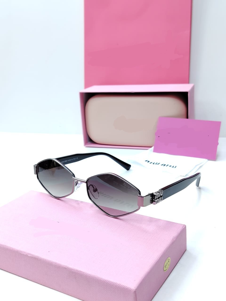 نظارة مميزة ماستر مع الملحقات