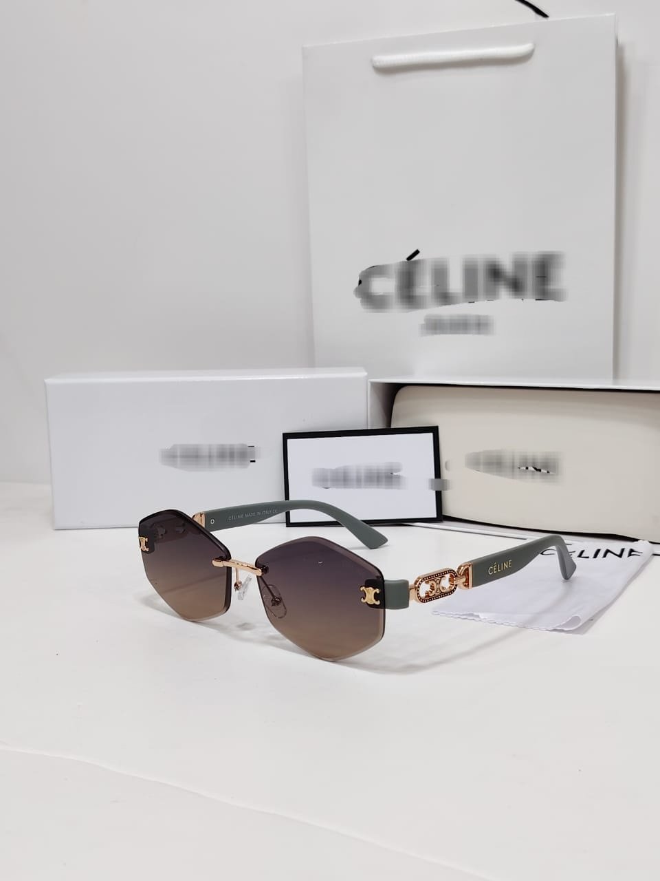 نظارة مميزة ماستر مع الملحقات