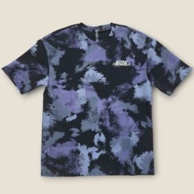 تيشيرت "غموض الليل" - الأناقة العصرية بمزيج البنفسجي والأسود!