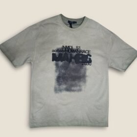 تيشرت "انعكاس": الإبهار البصري في تصميم عصري